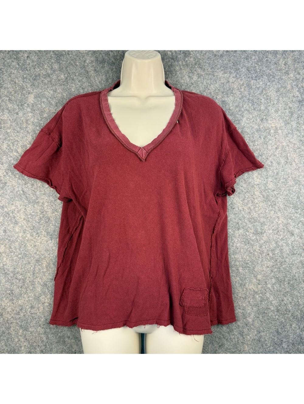 We The Free V Neck Oversized Distressed SS Top Burgundy Raw Seams Edges XS 807